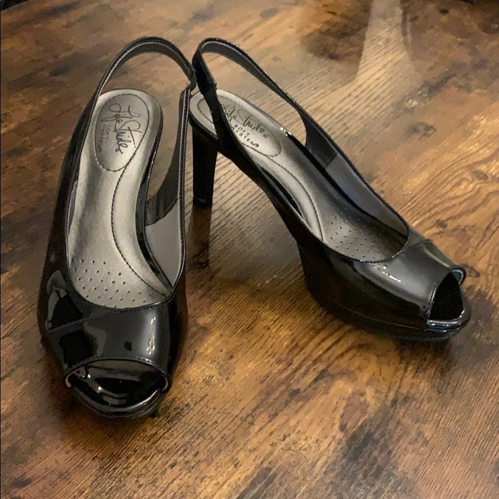 Very comfortable Black Life Stride Heels